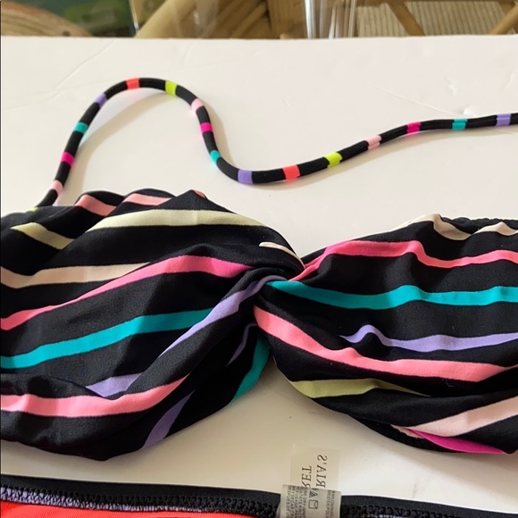 Victoria Secret bikini - Picture 3 of 10